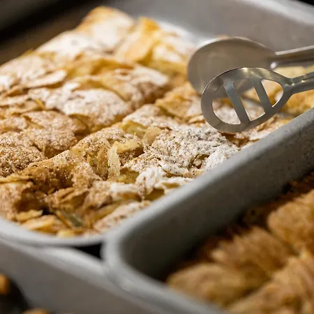 Отель Elisabeth Boutique 4*